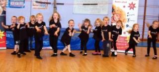 Children drama classes Madley Park Hall Witney - Singing Dance Drama
